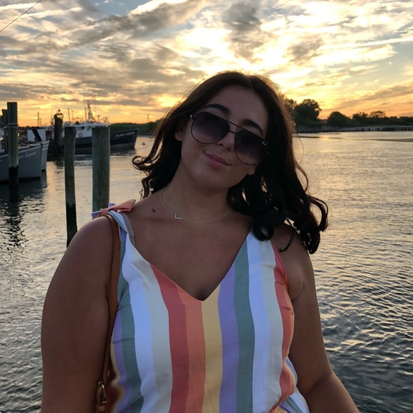 Meet your Posher, Anna - Picture 1 of 4